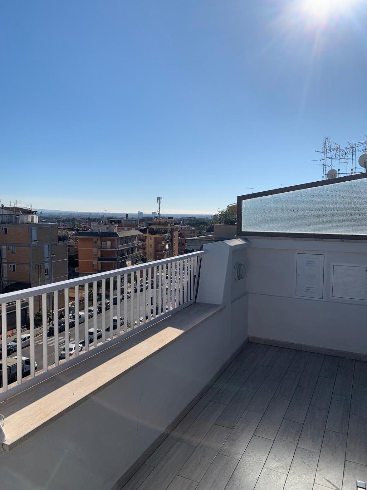 Vivi In Un Attico Tipico Romano Con Vista Su Roma Экстерьер фото